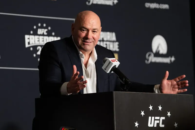 Dana White critica duramente las peleas de preparación de Joshua y Fury