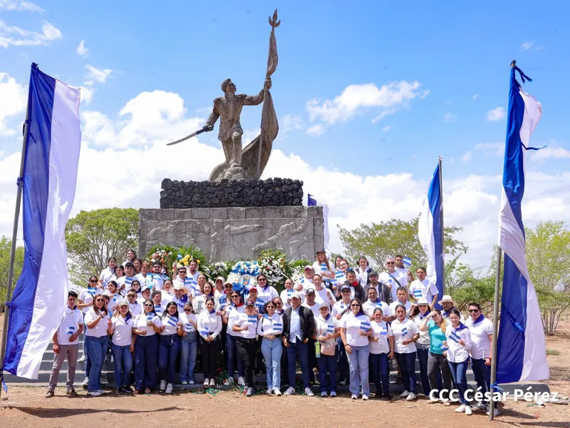 Servidores públicos y municipalidades rinden homenaje a Héroes de San Jacinto