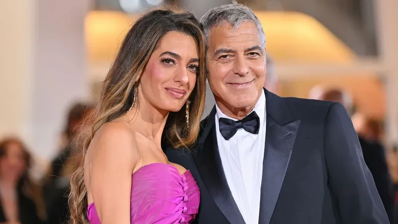 George y Amal Clooney evacúan su finca francesa con sus gemelos