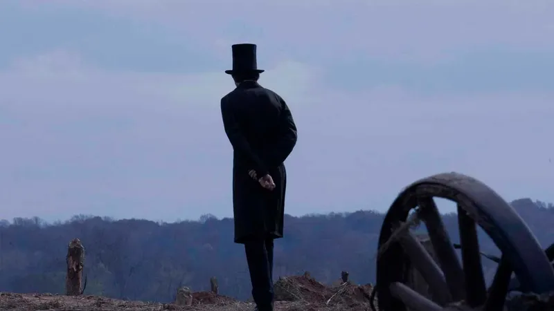 "No podíamos tener ni un vaso de cartón": este actor se metió tanto en el personaje que obligó al mismísimo Spielberg a vivir en el Siglo XIX