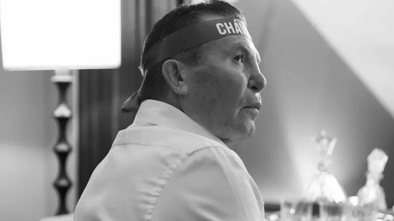Julio César Chávez revela el momento más difícil de su vida: “Estuve a punto de tirar la toalla”