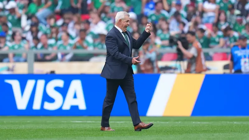 “Les pesó un poquito el escenario”: Javier Aguirre asegura que al Tri le temblaron las piernas
