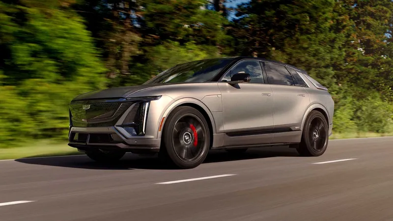 Nuevo golpe al coche eléctrico en EEUU: 130 dólares al año por circular y 35 dólares para los coches híbridos enchufables