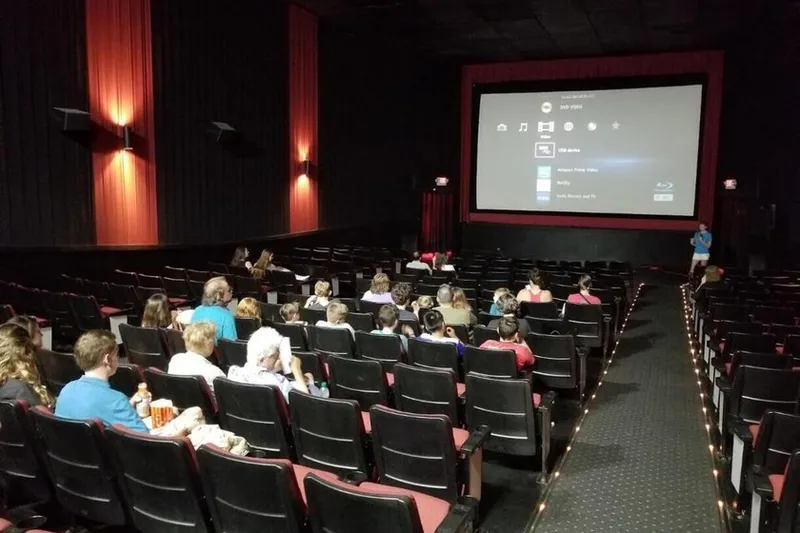 Un jugador de PlayStation creyó erróneamente que su cine está proyectando películas con una PS3, pero en realidad se trata de una antigua tecnología de Sony