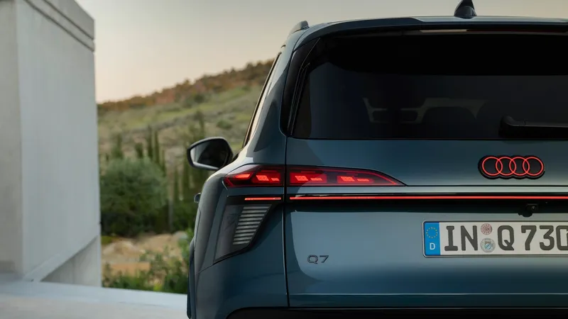 20 años después y tras vender 1.200.000 de unidades en todo el mundo, Audi lanza la 3ª generación del Q7