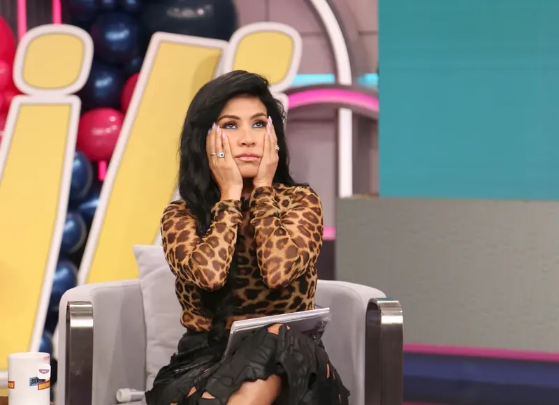 Carolina Sandoval sufre crisis en plena transmisión en vivo tras cobertura a la tragedia en Venezuela