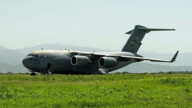 EEUU moviliza equipos de búsqueda y rescate para apoyar operaciones en Venezuela