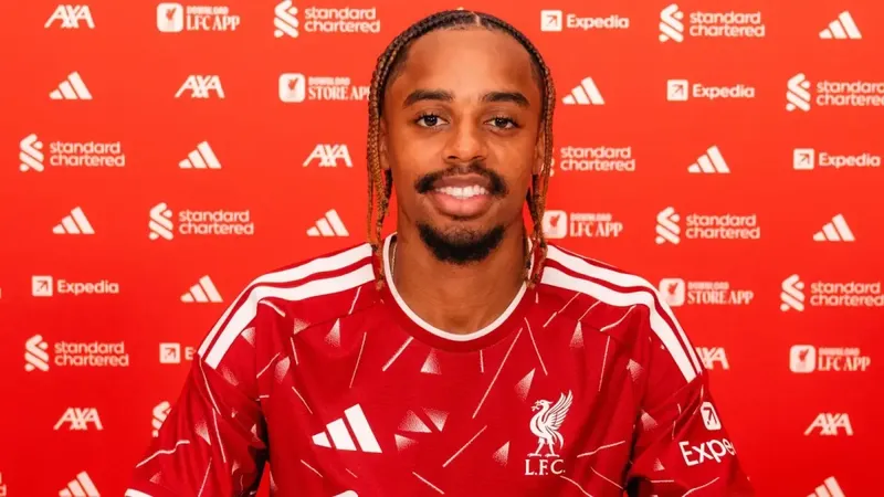 Ya es oficial: el Liverpool rompe la banca por Barcola