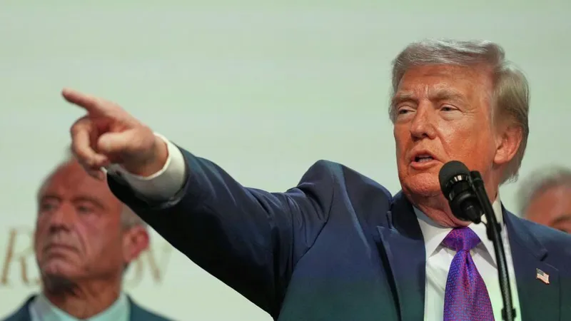Trump retira restricciones navales en el estrecho de Ormuz
