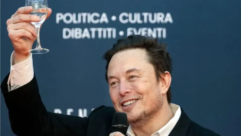 Un informe dice que SpaceX planea lanzar una prueba de centro de datos espacial hacia fines de 2027