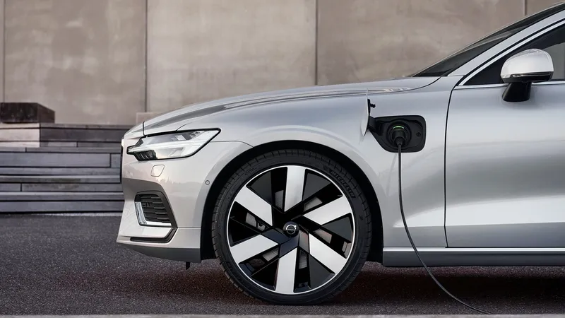 Volvo no quiere ‘cargarse’ a uno de sus coches más míticos, así que quiere hacerlo eléctrico: “Es una oportunidad interesante”