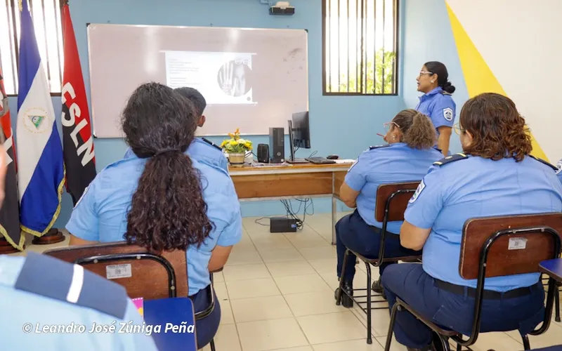 Servidores Públicos de la DGME se capacitan en prevención de la violencia