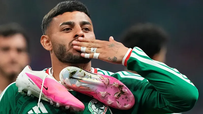 Jesús Gallardo habla del futuro de Alexis Vega en la selección mexicana