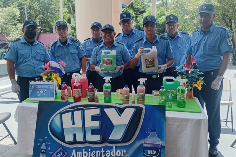 Estudiantes del Ministerio del Interior presentan proyectos de emprendimiento