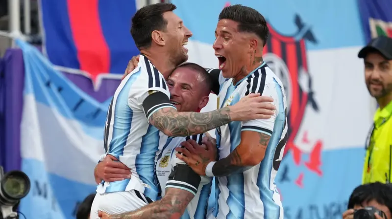 Argentina vs. Inglaterra: alineaciones probables y dónde ver el duelo que definirá al segundo finalista del Mundial de 2026