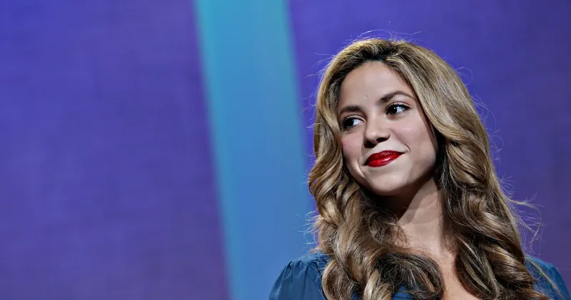 Shakira y Howard Buffett recorren zonas afectadas por el sismo en Colombia y anuncian plan ayuda