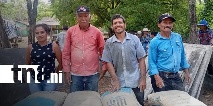 Autoridades municipales entregan kits de unidad sanitaria a familias del suroeste de Nandaime