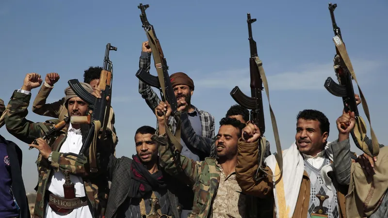 Hutíes de Yemen derriban un dron espía saudí