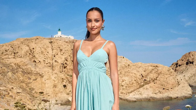 Alexandra Leclerc se convierte en una de las invitadas mejor vestidas del desfile de Jacquemus SS27