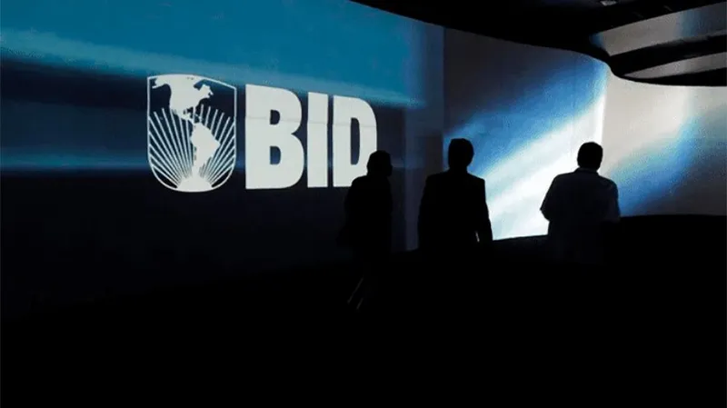 El BID compromete hasta 10.500 millones de dólares para Ecuador hasta 2030 con foco social y productivo
