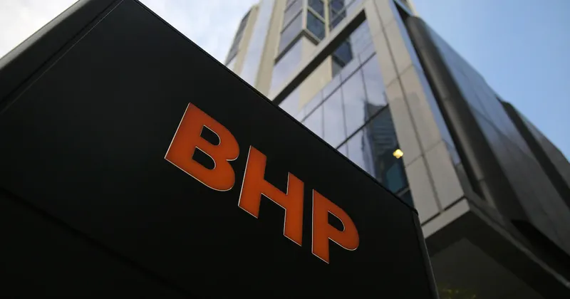 Ganancias de BHP suben un 30% gracias al precio del cobre y la producción de mineral de hierro