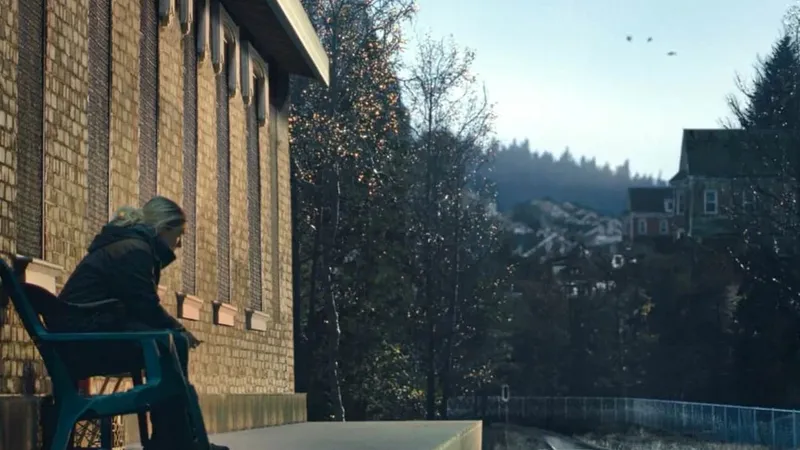 HBO nos cogió a todos por sorpresa con esta miniserie: 7 episodios que devorar sin parar