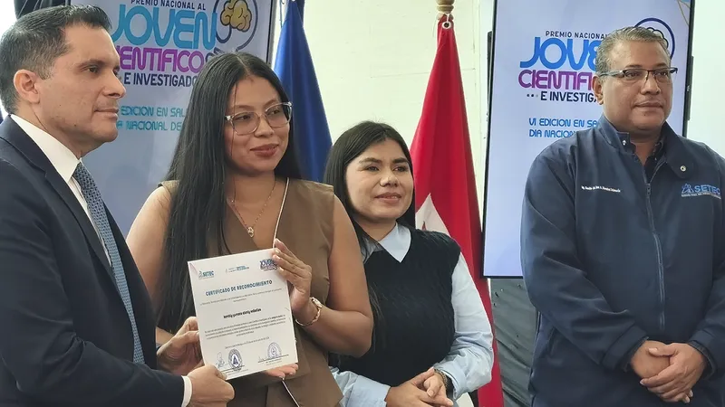 Jóvenes y docentes reciben Premio Nacional al Joven Científico e Investigador 2026
