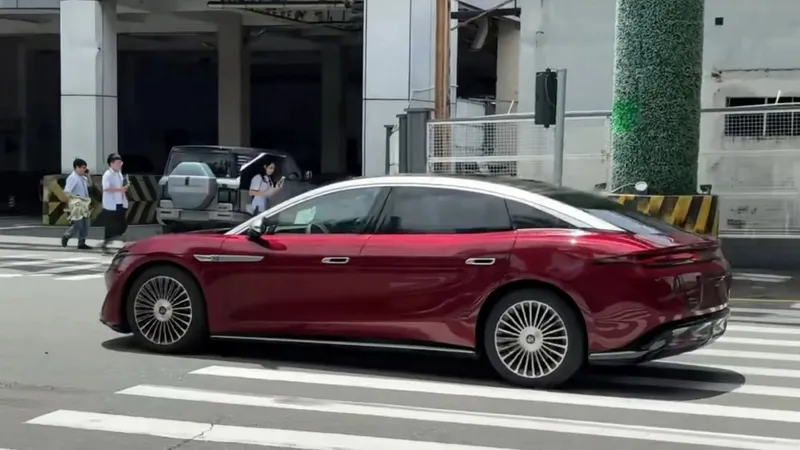 El Clase S de BYD se deja ver antes de su presentación oficial: la variante eléctrica tendrá más de 1.000 km de autonomía