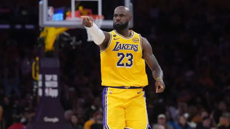 Los 76ers quieren que LeBron juegue como base