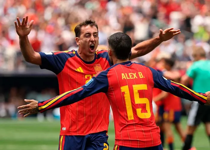 España despacha 3-0 a Austria y pasa a octavos del Mundial