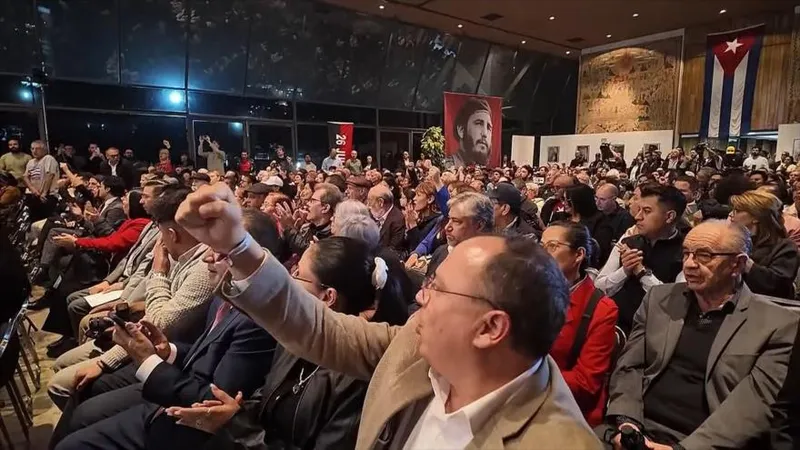 Mexicanos se unen a conmemorar el centenario de Fidel Castro