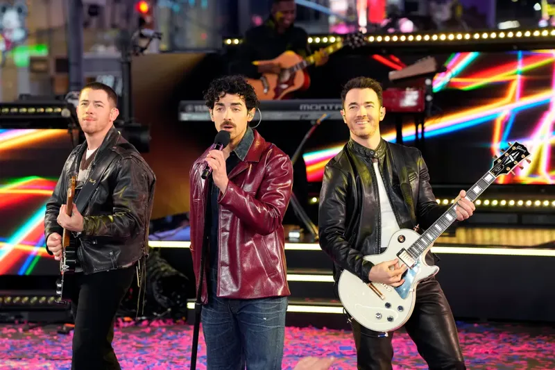 Los Jonas Brothers debutan en el mundo de los podcasts con “Hey Jonas!”
