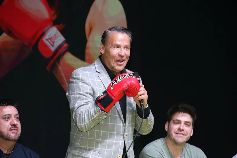 Alfredo Adame explota contra Lupillo Rivera tras rechazar su reto de boxeo