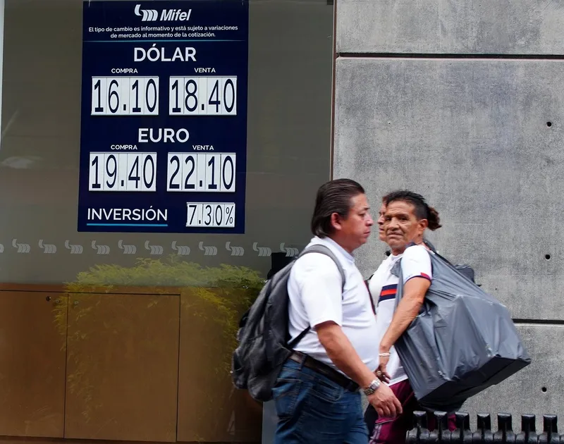 Peso y BMV pierden por tensiones en Medio Oriente y falta de acuerdos Trump-Xi Jinping