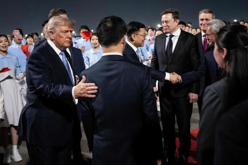 Invirtió Trump entre 220 y 750 mdd en grandes firmas