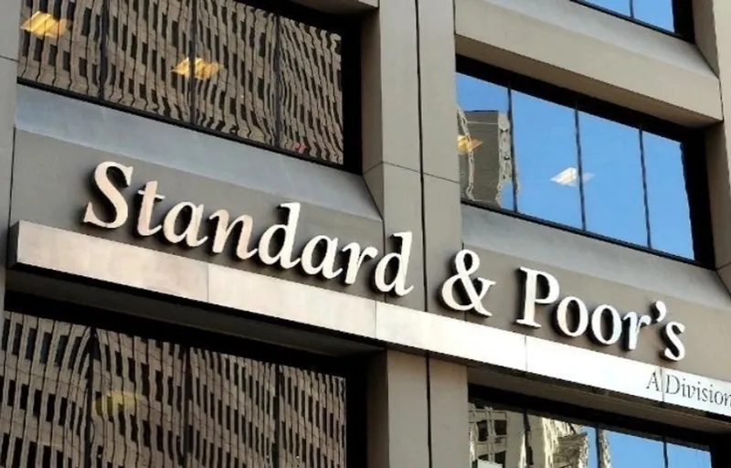 S&P mantiene grado de inversión de México, pero cambia perspectiva a negativa