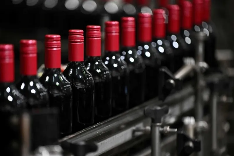Aranceles de Trump provocaron caída histórica del comercio y consumo de vino