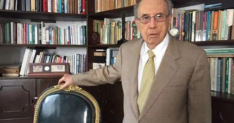 David Ibarra recibe medalla José Vasconcelos por su "pensamiento económico con perspectiva social"