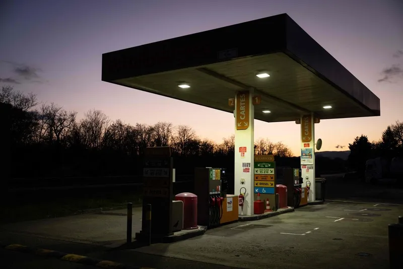 OPEP rebaja sus previsiones de crecimiento de demanda petrolera mundial para 2026