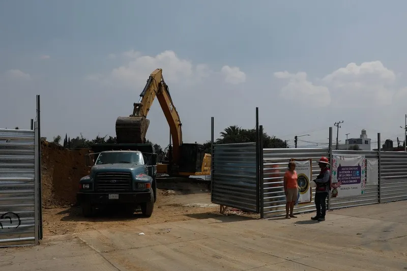Actividad industrial cayó en marzo, afectada por manufactura y construcción