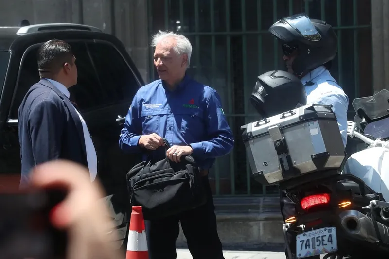 Víctor Rodríguez sale de Pemex; lo releva el director de Finanzas
