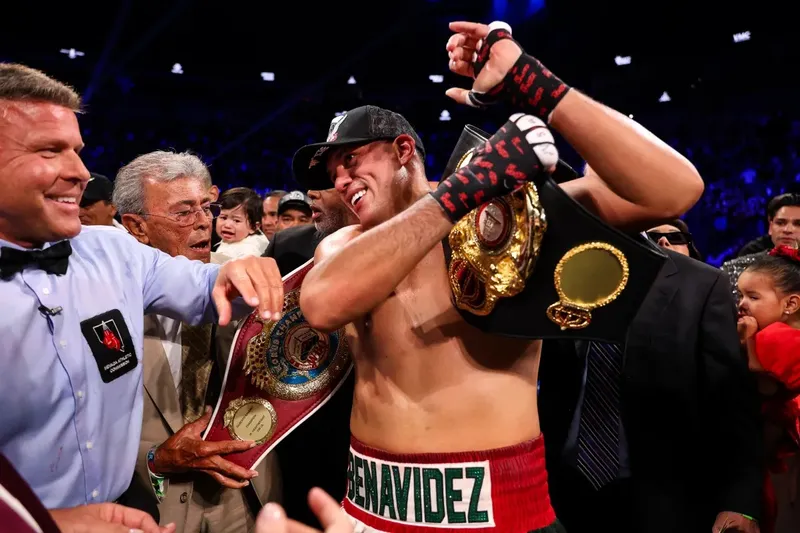 David Benavídez afirma que hay muchas trabas para pelear contra Jai Opetaia