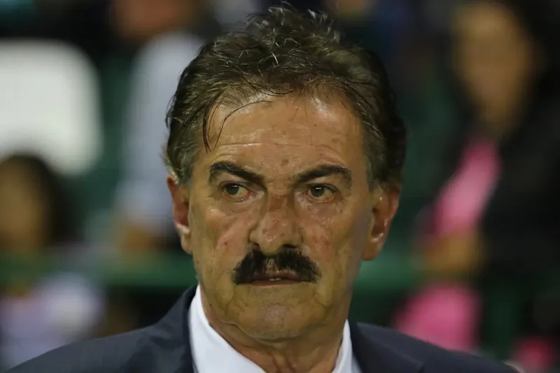 Ricardo La Volpe estuvo cerca de dirigir al Atlante, que busca a Andrés Gudiño de Cruz Azul