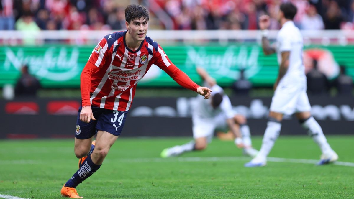 Chivas sigue intratable al sumar su tercer triunfo al hilo: 2-1 sobre Querétaro