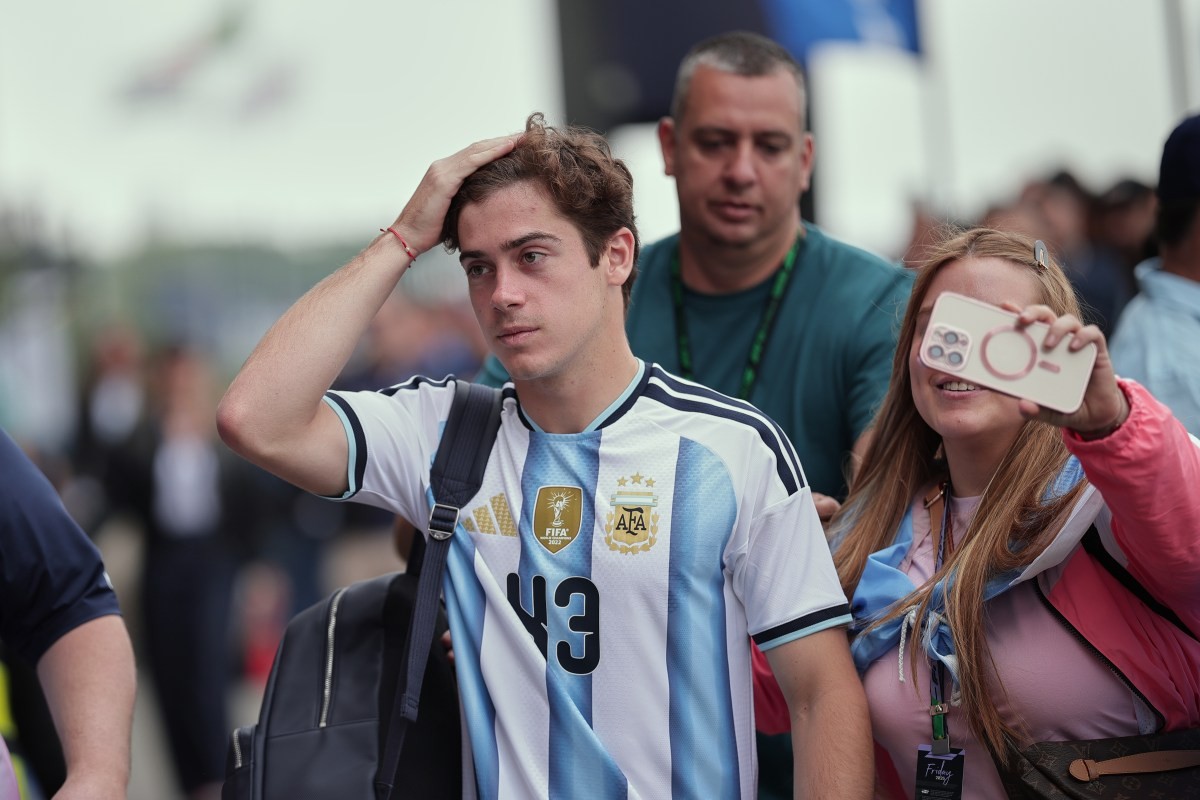 Colapinto sorprendió con una foto de 2026 junto a Checo Pérez: “Qué viejo estoy”