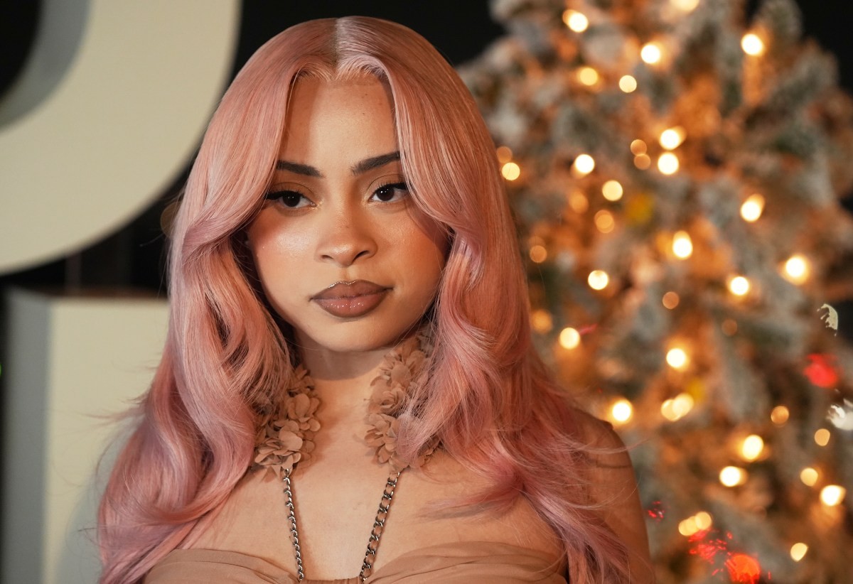 Ice Spice es golpeada por una mujer en un McDonald’s de Los Ángeles