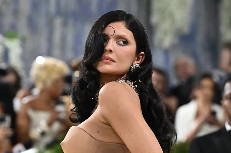 Kylie Jenner revela que sintió “mucho miedo” al quedar embarazada a los 19 años