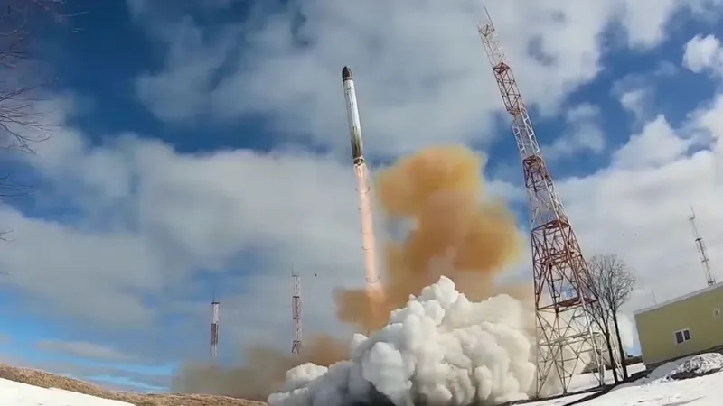 Rusia prueba el misil más potente del mundo: el “Satan II”