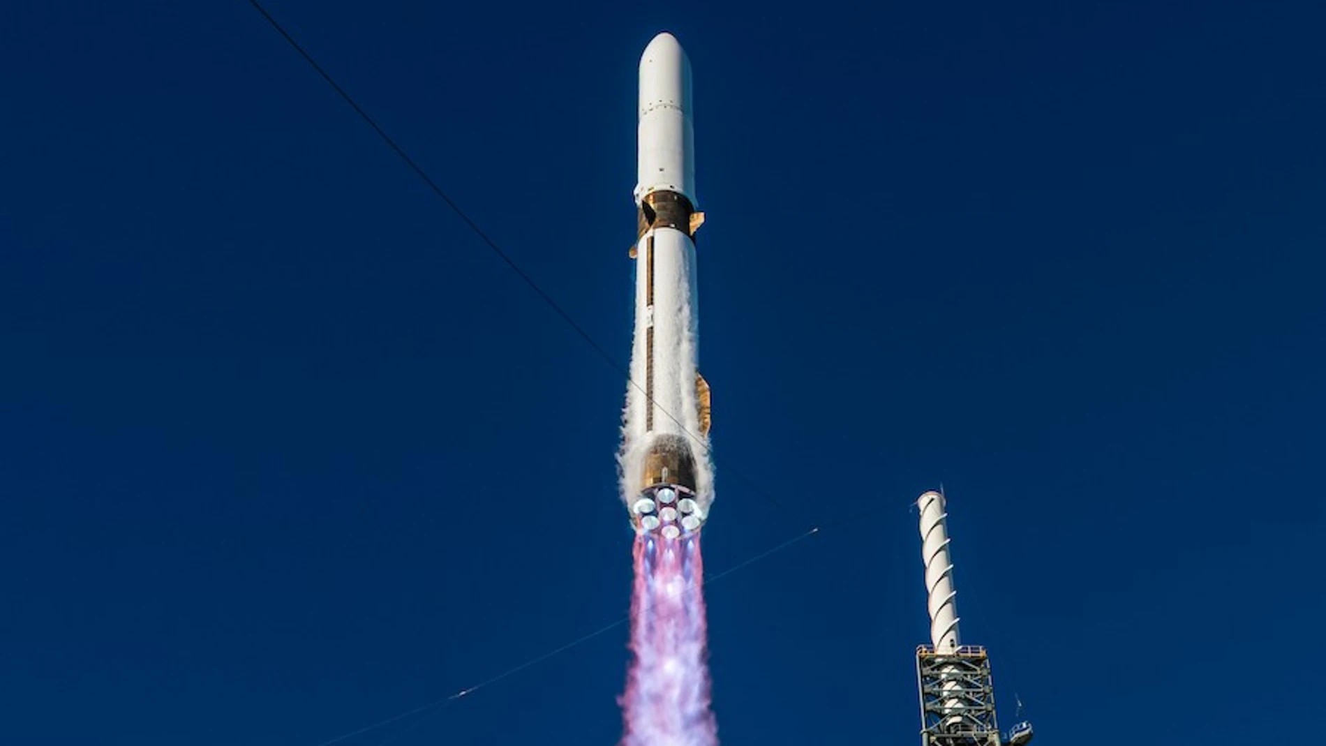 ¿Fin del dominio de SpaceX? Blue Origin reutilizará por primera vez el New Glenn este domingo