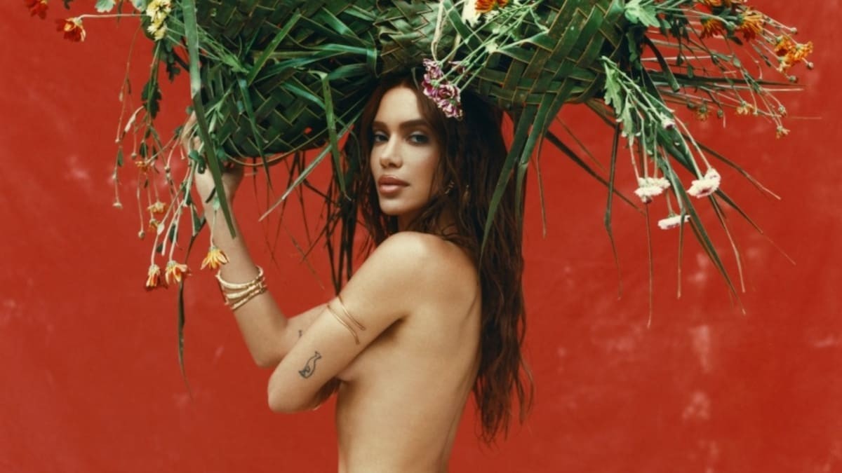 Anitta vuelve a sus raíces para ‘EQUILIBRIVM’, su nuevo álbum ¿cómo suena?